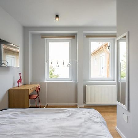 Cute Central Apartments In Villa Бухарест Экстерьер фото