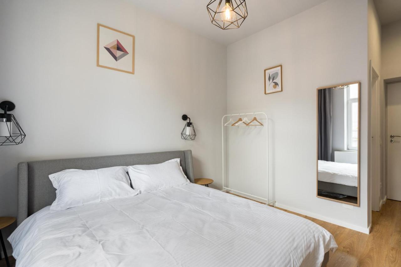 Cute Central Apartments In Villa Бухарест Экстерьер фото