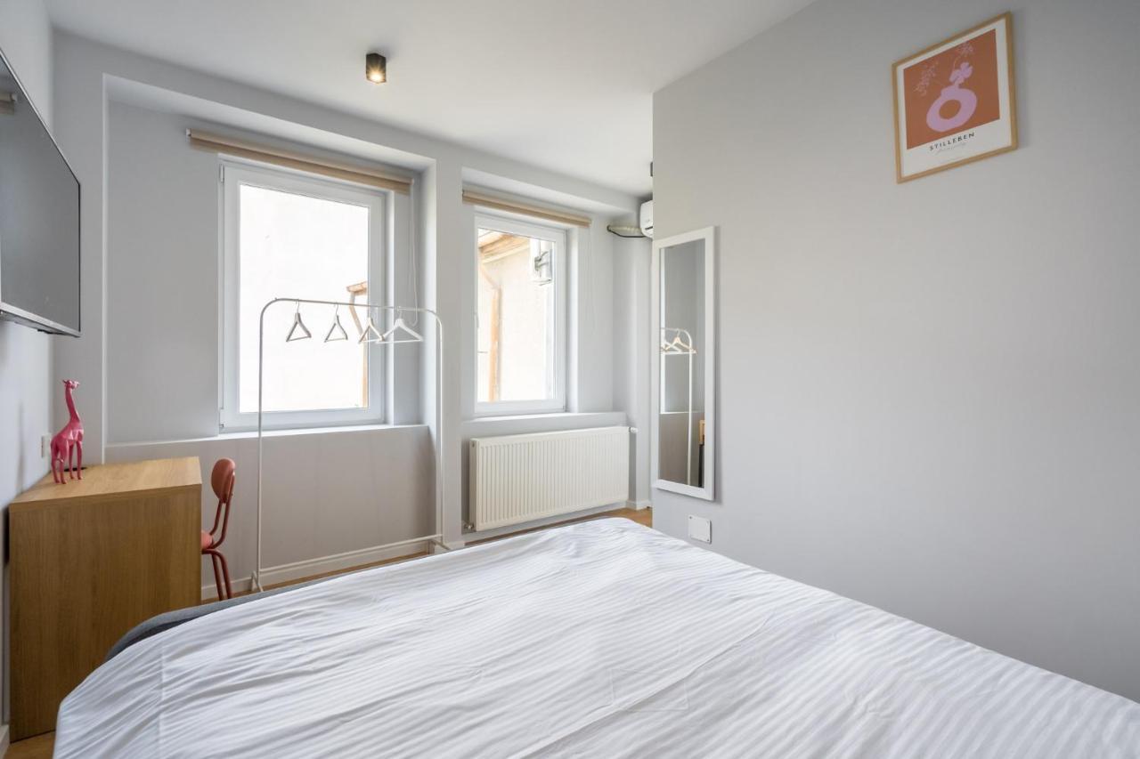 Cute Central Apartments In Villa Бухарест Экстерьер фото