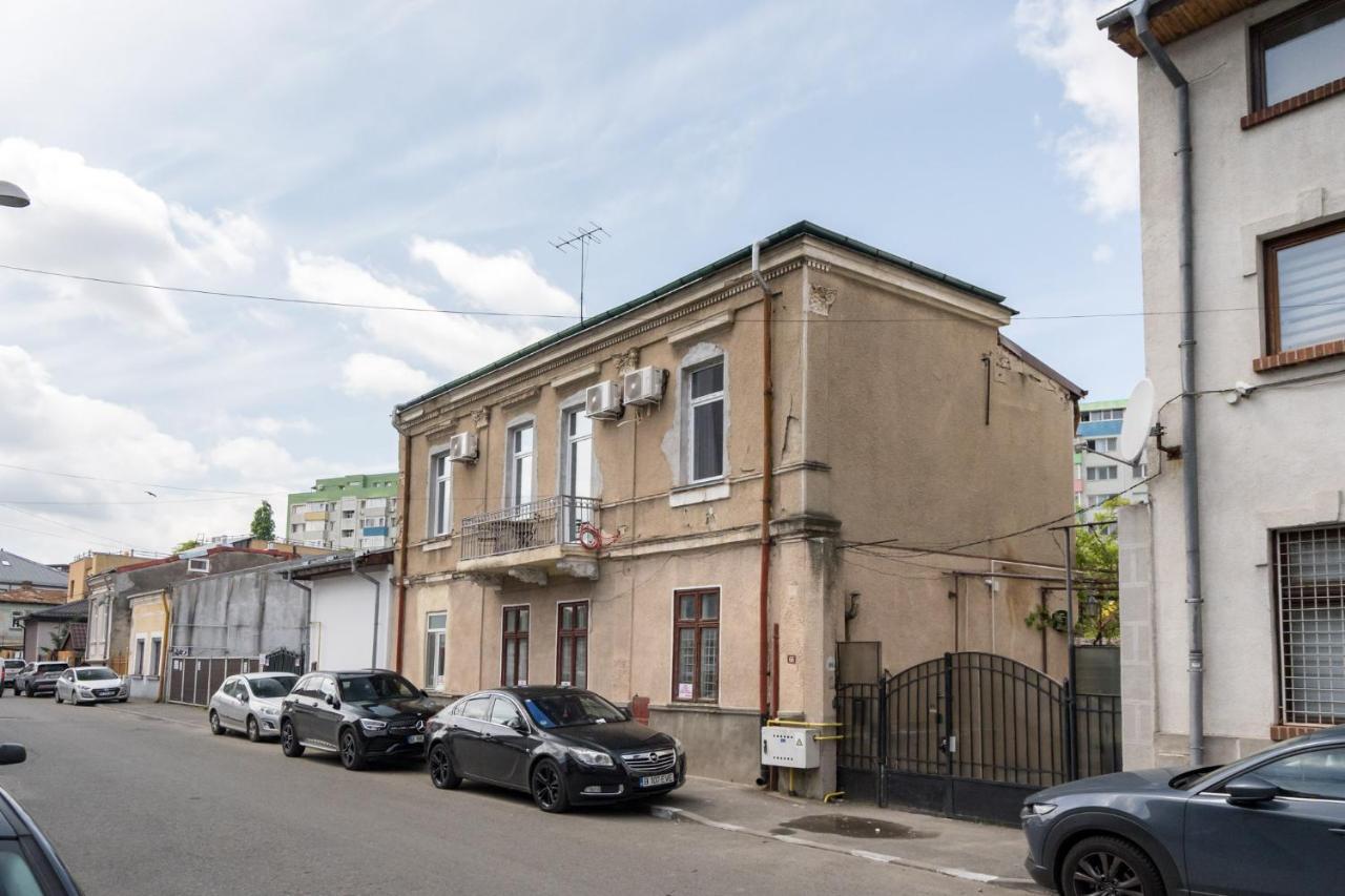 Cute Central Apartments In Villa Бухарест Экстерьер фото